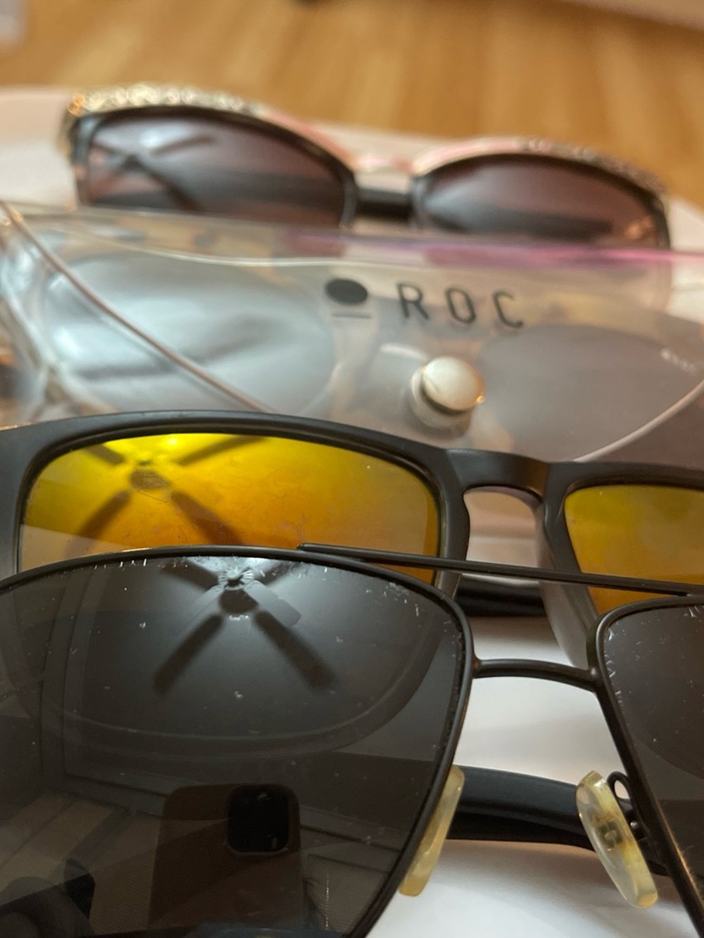 Sunglasses bundle - Picture 5 of 8